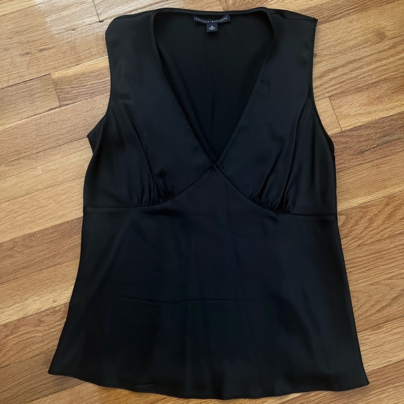 Banana Republic Silk Camisole in Black Sz.6 NWOT - Picture 2 of 4